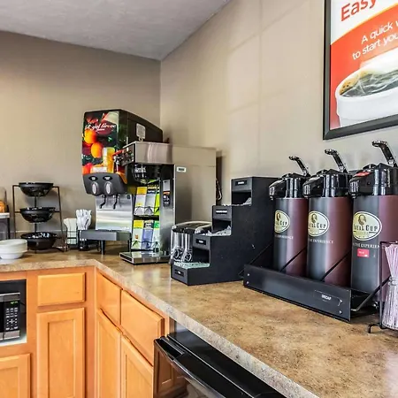Econo Lodge Inn & Suites West Portland/Hillsboro-3